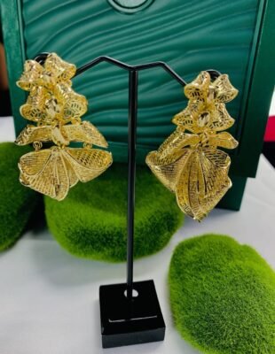 Tarnish-Free & Water Resistant