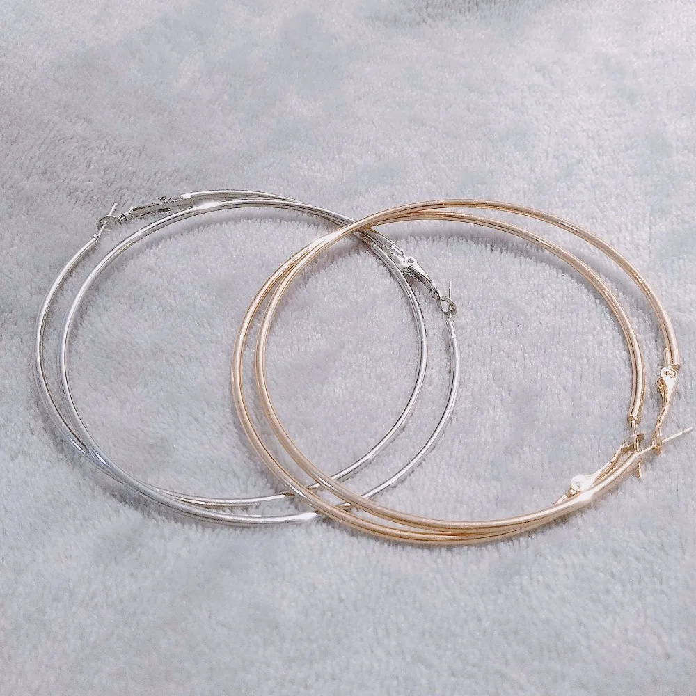 Trendy Large Hoop Earrings - Image 3