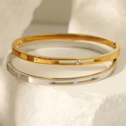 Alternative view of Stainless Steel Hollow Single Zircon Bracelet