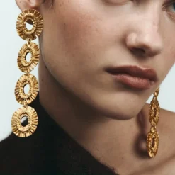 Retro Hollow Flower Dangle Earrings – Gold/Silver