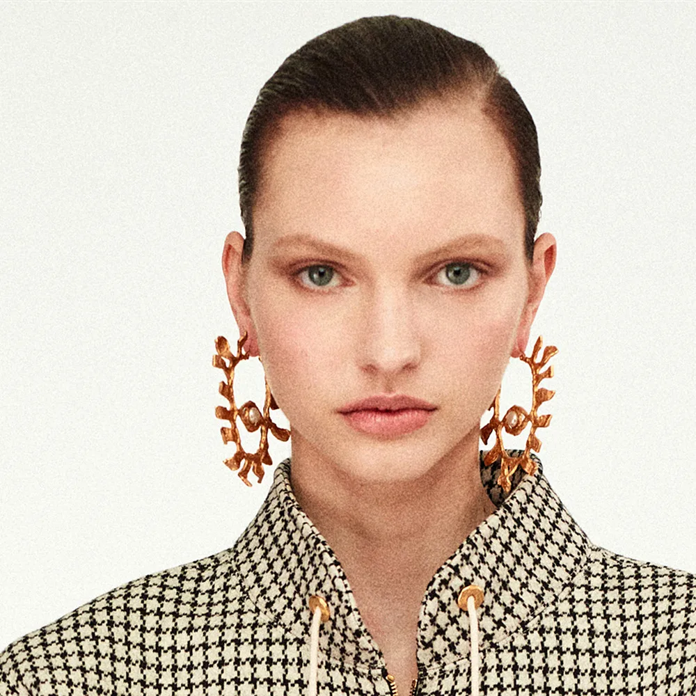 Women's Gold-Plated Eyes Hoop Earrings Fashion Statement - Image 2