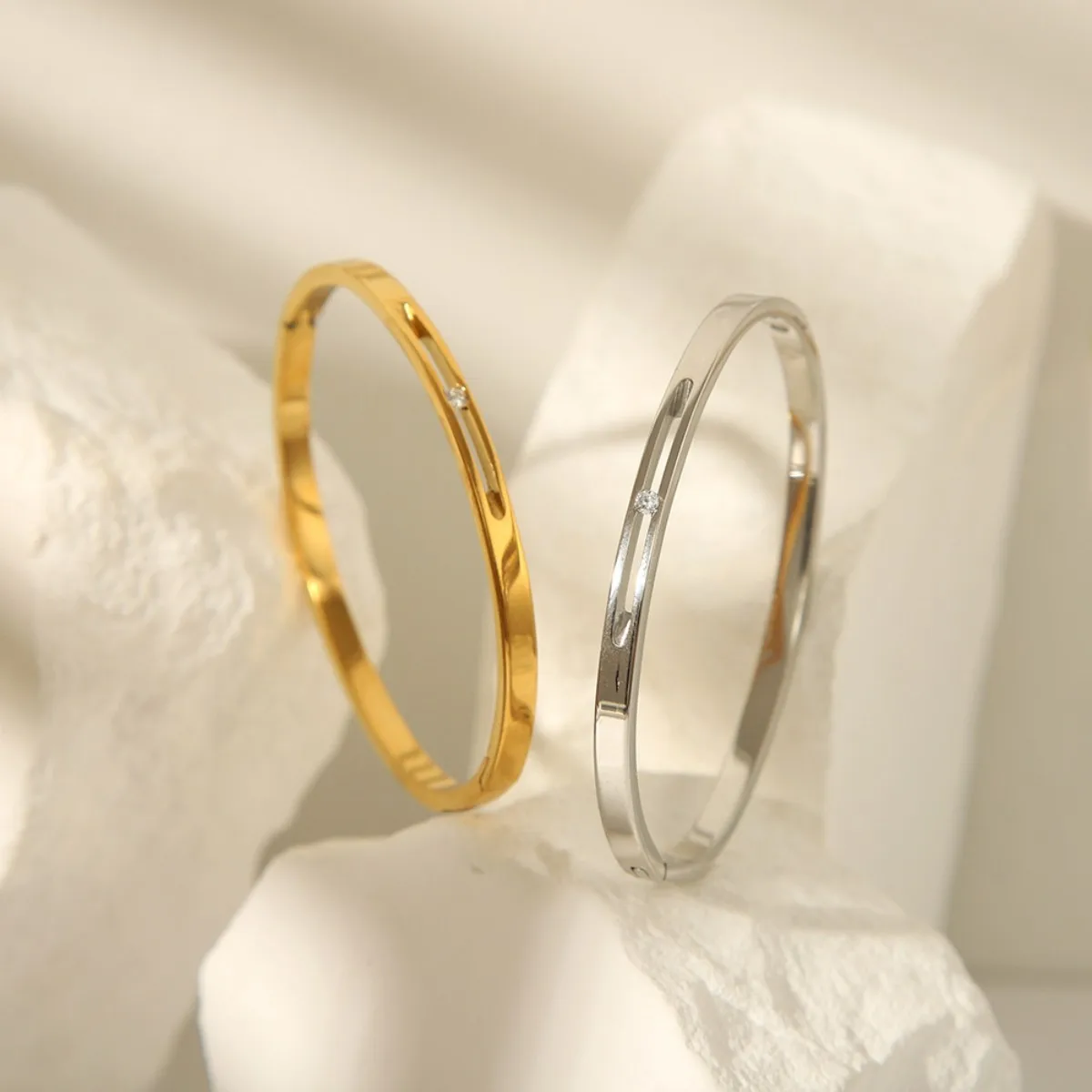 Stainless Steel Hollow Single Zircon Bracelet - Image 4